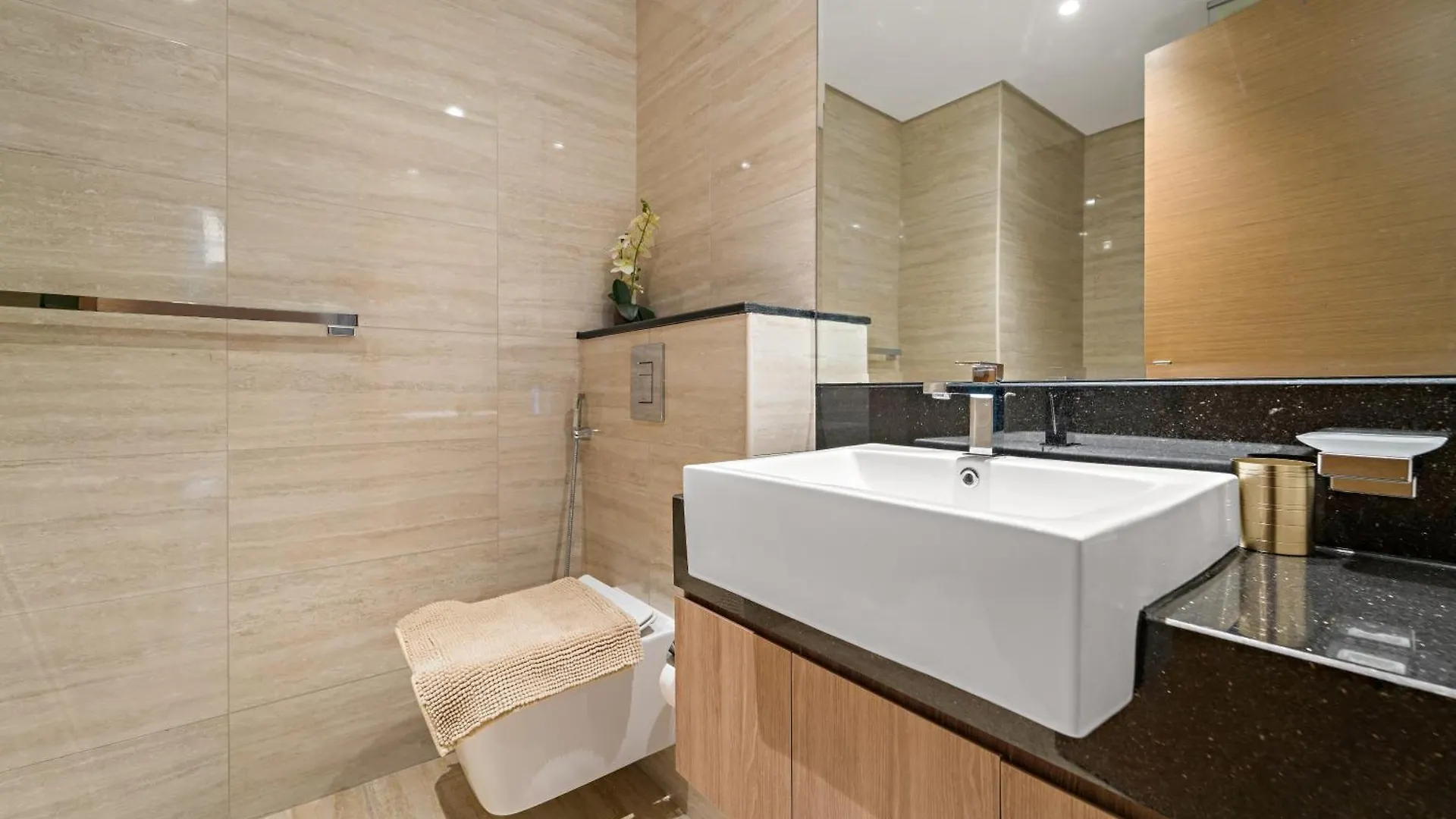 Stylish 2Br In Business Bay Canal View Pool & Gym Dubai United Arab Emirates