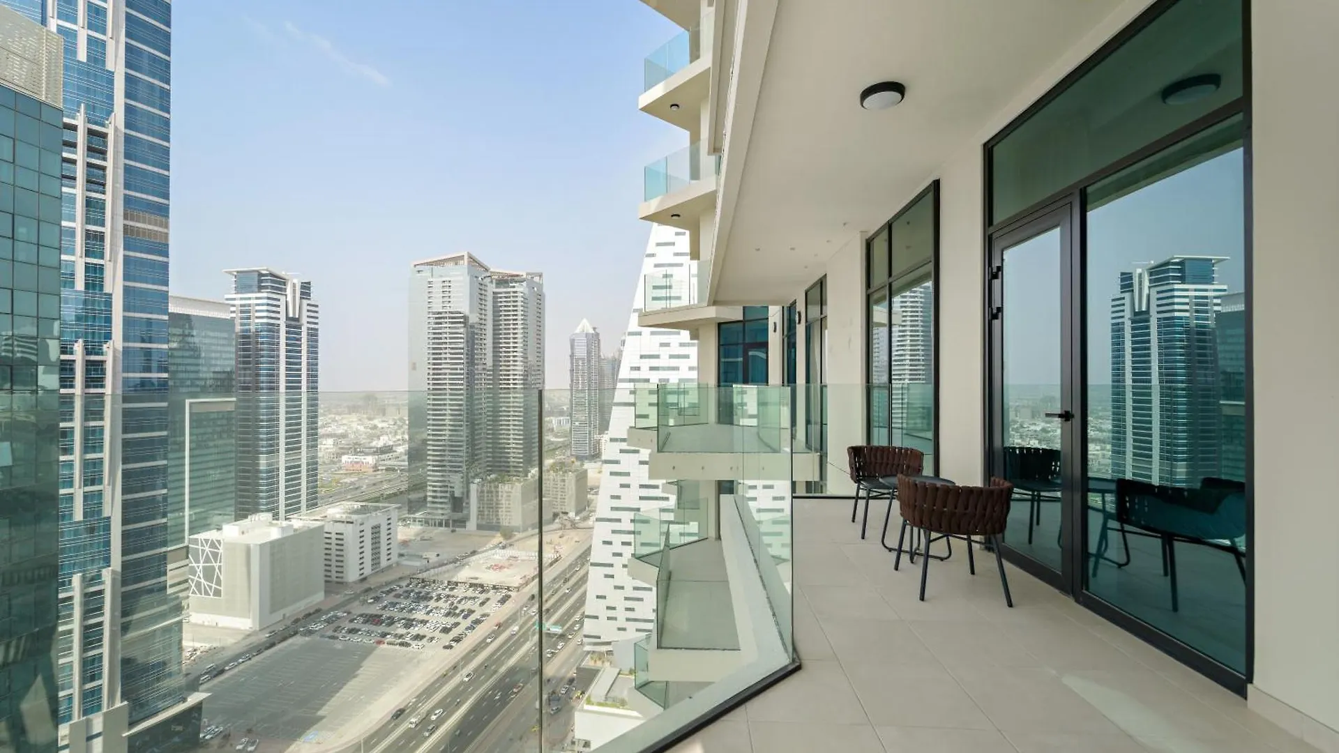 Stylish 2Br In Business Bay Canal View Pool & Gym Dubai Apartment