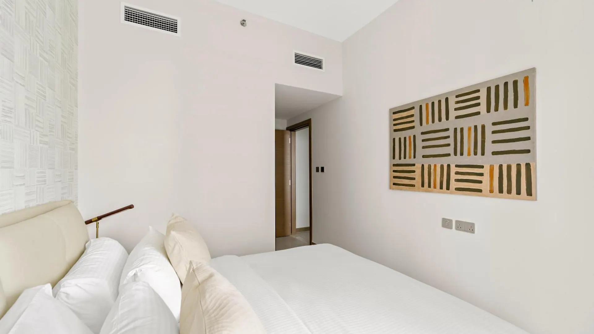 Apartment Stylish 2Br In Business Bay Canal View Pool & Gym Dubai