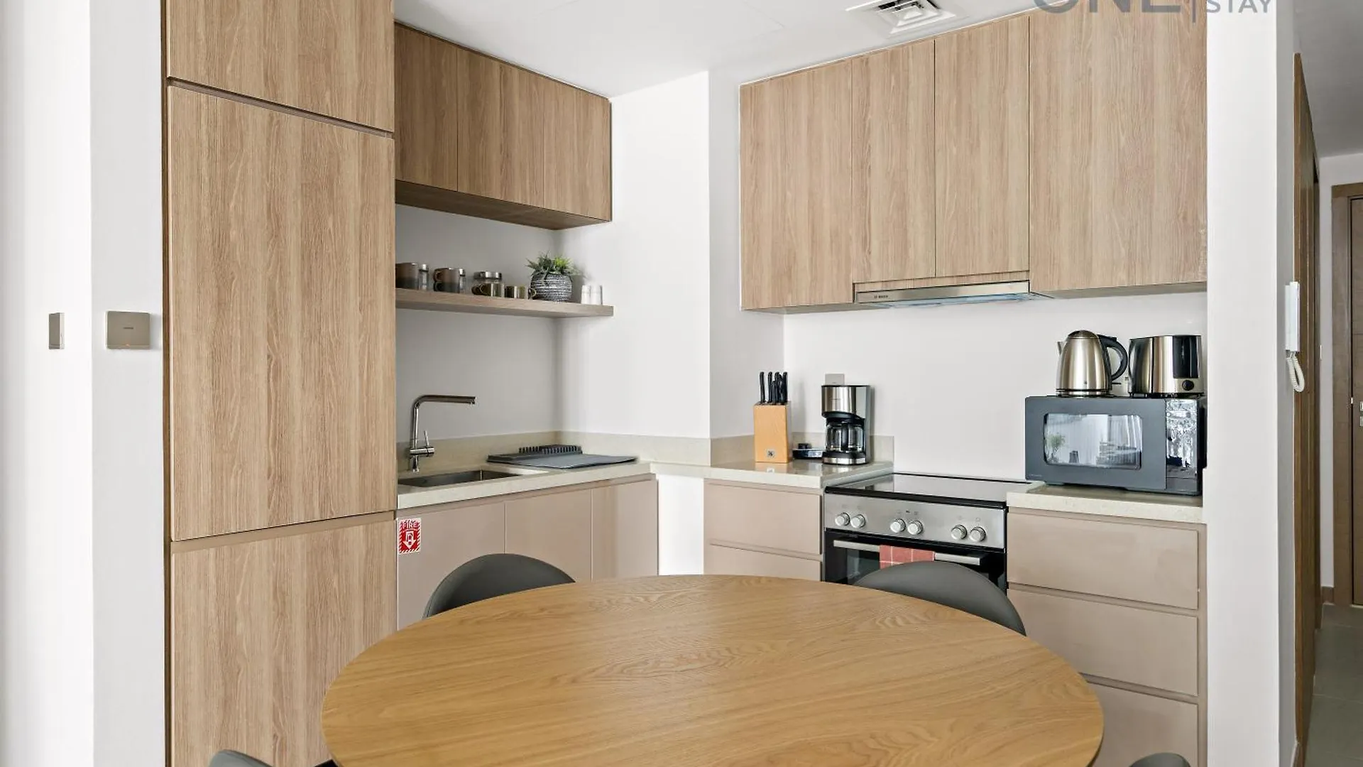 Stylish 2Br In Business Bay Canal View Pool & Gym Dubai Apartment