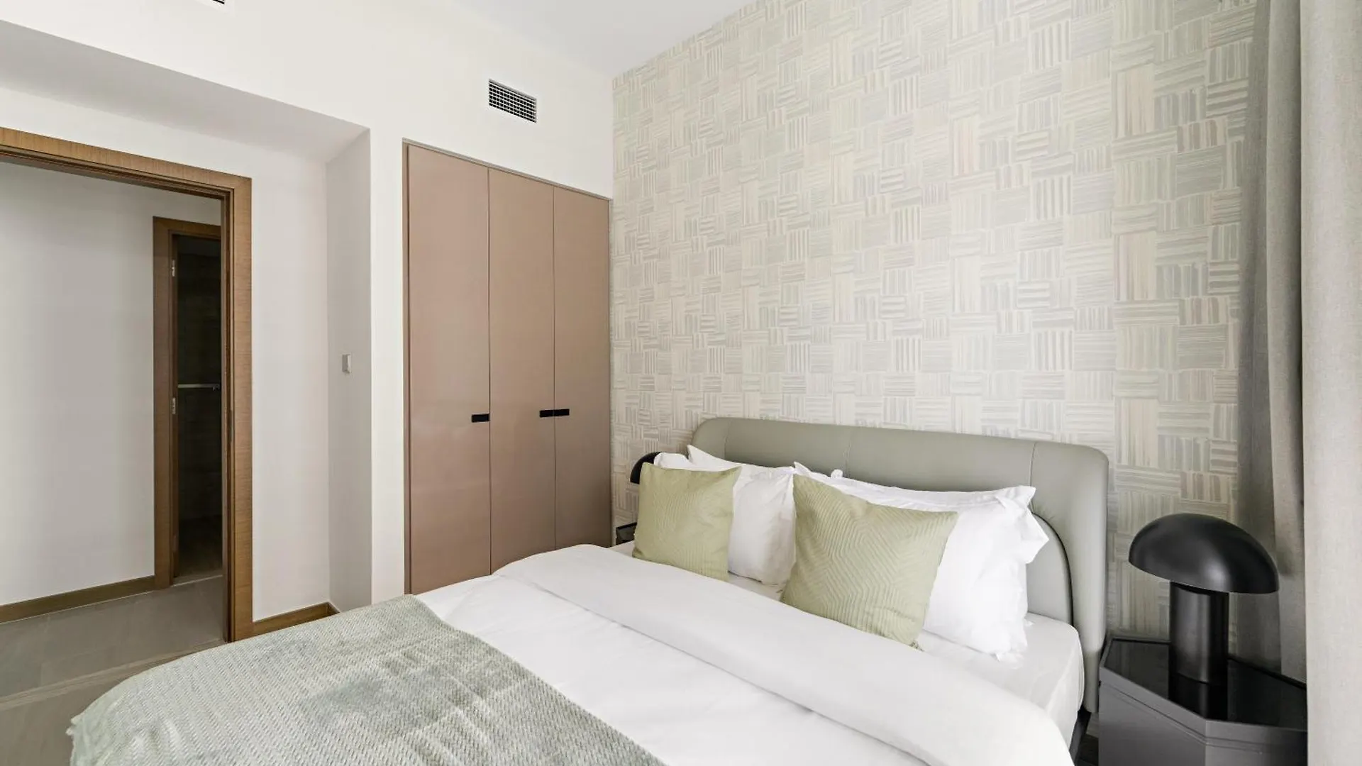 Stylish 2Br In Business Bay Canal View Pool & Gym Dubai 0*,  United Arab Emirates