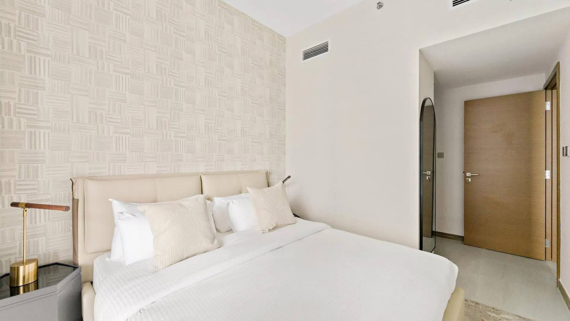 Stylish 2Br In Business Bay Canal View Pool & Gym Dubai 0*,  United Arab Emirates