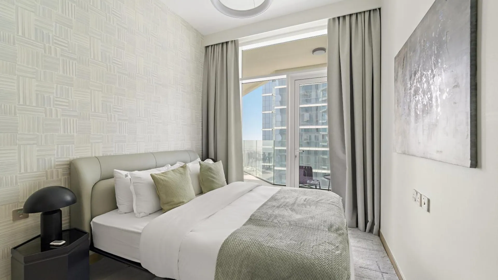 Stylish 2Br In Business Bay Canal View Pool & Gym Dubai Apartment